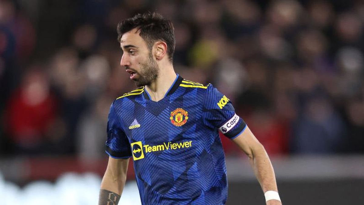 Bruno Fernandes tampil apik memainkan peran gelandang nomor 8 (Foto: Getty Images/Alex Pantling)
