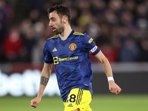 Rio Ferdinand: Bruno Fernandes Memang Pantas Dapat Kontrak Baru