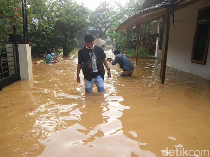 Banjir di Desa Golantepos Kecamatan Mejobo, Kabupaten Kudus, Kamis (20/1/2022).