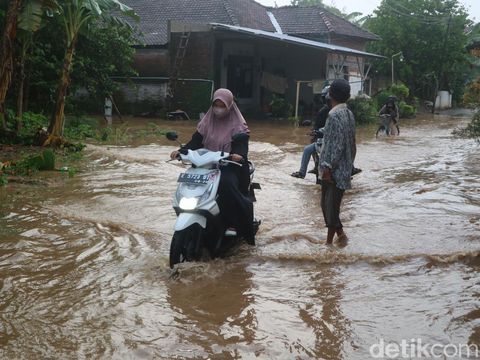 Banjir di Desa Golantepos Kecamatan Mejobo, Kabupaten Kudus, Kamis (20/1/2022).