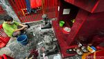 Sambut Imlek, Altar Rumah Dewa Bumi Dibersihkan