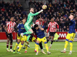 Pertahanan Blak-blakan Man United