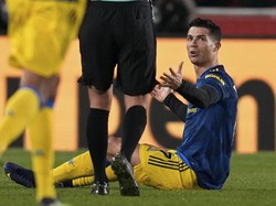 Di laga melawan Brentford, Ronaldo sendiri kesulitan. Ia tak bikin gol atau assist selama di lapangan. (Foto: Matt Dunham/AP)