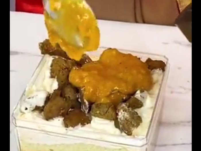 Dessert Box Nyeleneh Rasa Sate Padang dan Ayam Geprek
