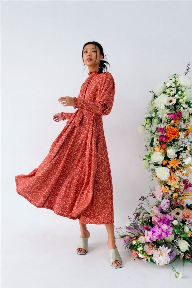 Opsi Dress Cantik Berwarna Merah untuk Merayakan Imlek 2022