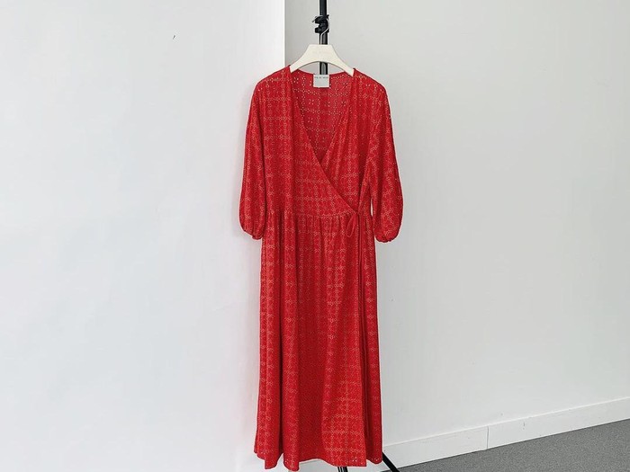 dress merah imlek 2022 Opsi Dress Cantik Berwarna Merah untuk Merayakan Imlek 2022