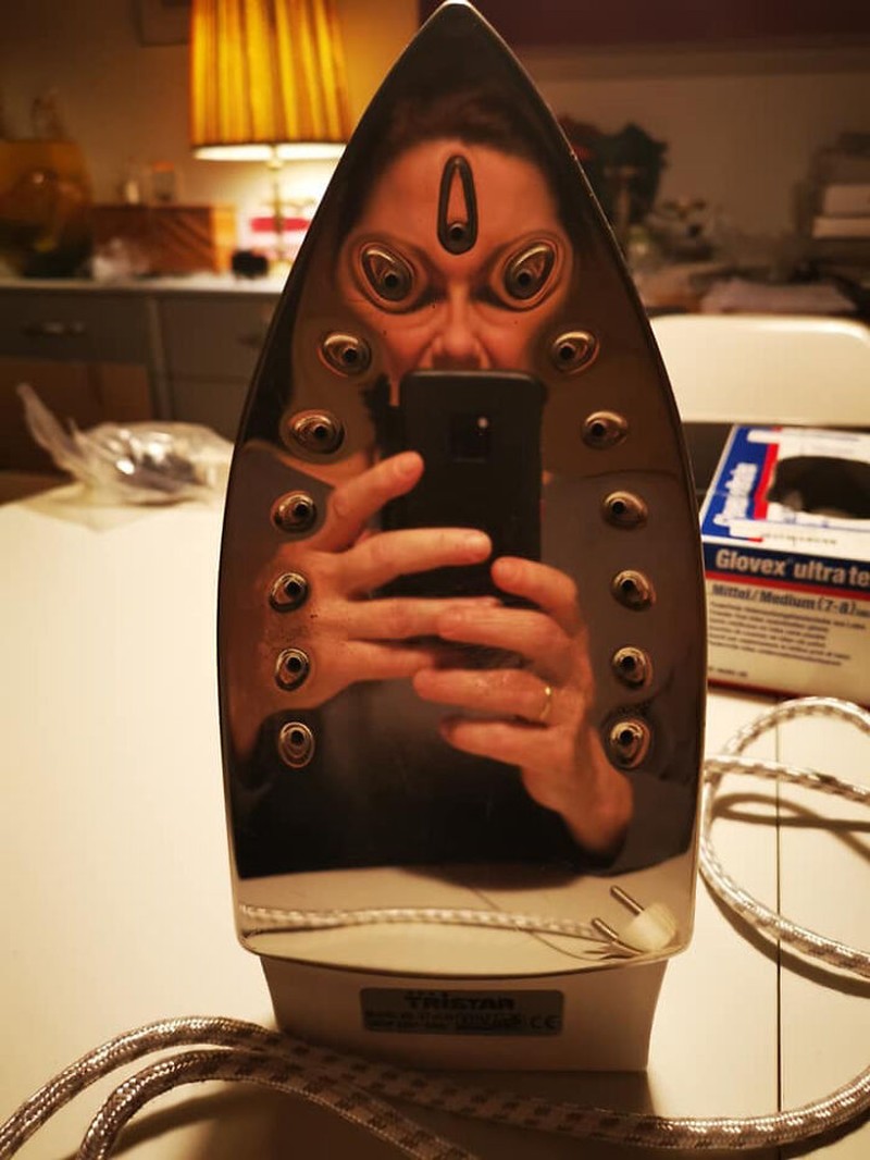 Foto refleksi yang menipu