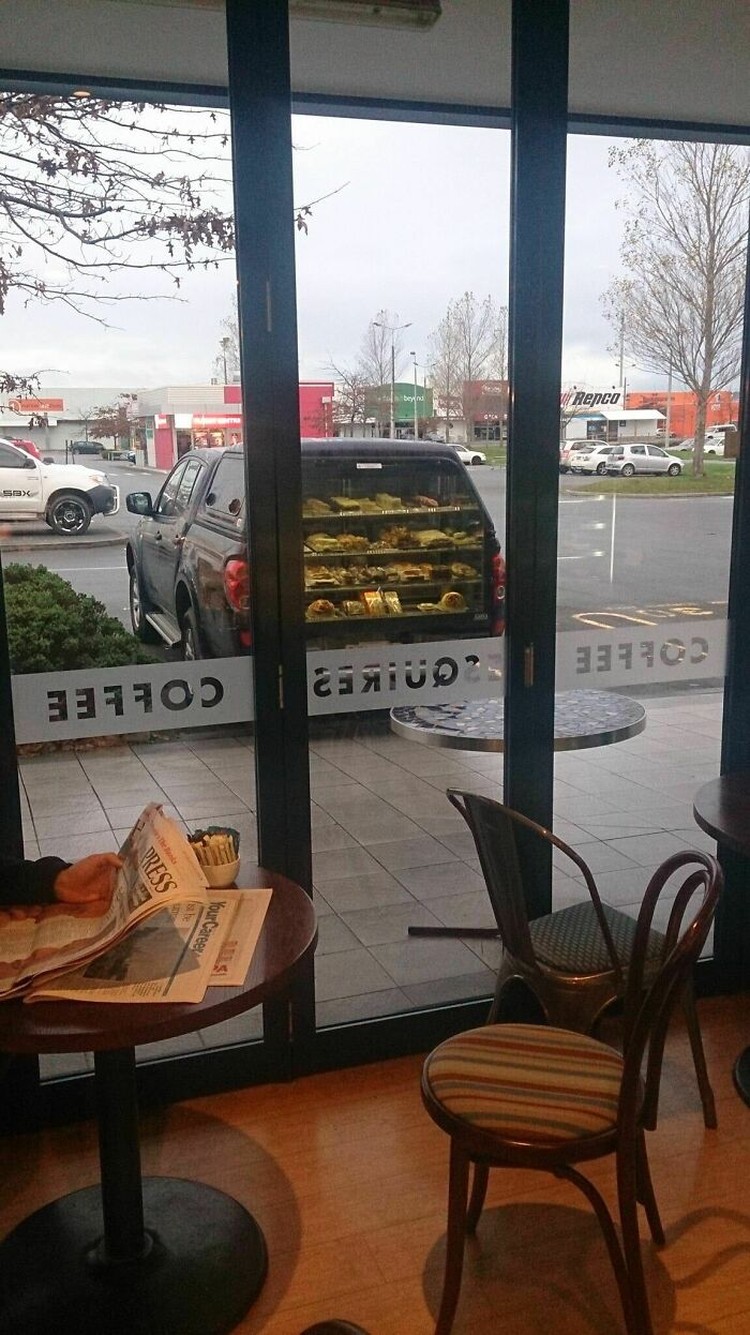 Foto refleksi yang menipu