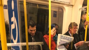 Manusia transparan. Foto: Boredpanda