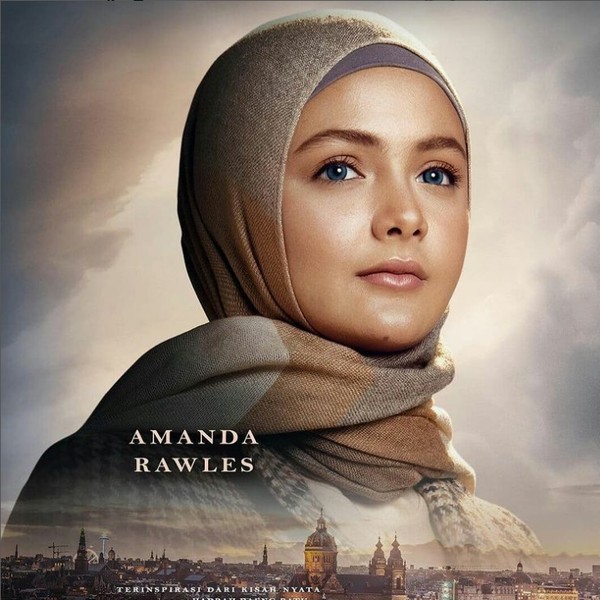 8 Gaya Hijab Amanda Rawles, Jadi Mualaf di Film Merindu Cahaya de Amstel