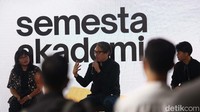 Semesta Akademi meyakini bahwa pembelajaran kreatif bisa terbentuk karena melibatkan interaksi dan kolaborasi antara anggota komunitas sehingga menciptakan ekosistem suportif dan solid.