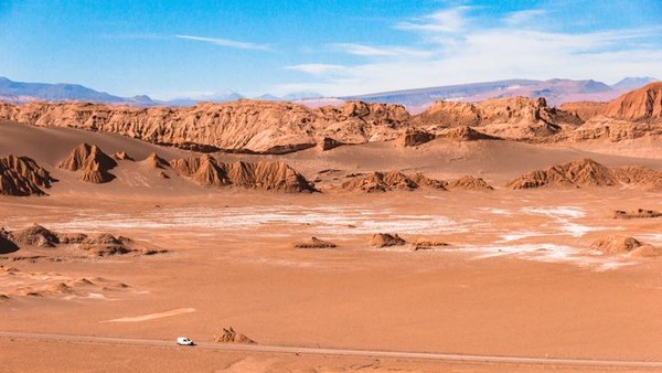 Menurut sebuah makalah pada tahun 2019, para ilmuwan memperkirkan bahwa gurun Atacama sudah dalam kondisi sangat kering selama 15 juta tahun. (iStock) Menurut sebuah makalah pada tahun 2019, para ilmuwan memperkirkan bahwa gurun Atacama sudah dalam kondisi sangat kering selama 15 juta tahun. (iStock)
