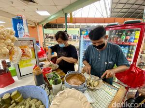 Mengulik Ragam Jajanan Enak di ITC Mangga Dua