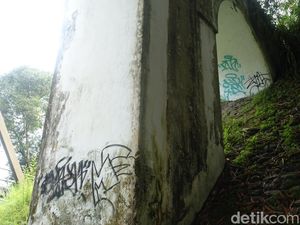 Bagaimana Nasib Jembatan Pangukan Buatan Belanda yang Dicorat-coret?