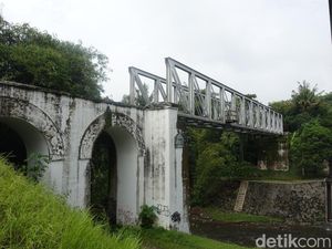 Ironi Jembatan Pangukan, Saksi Kejayaan Tebu Kini Jadi Sasaran Vandalisme