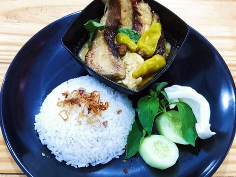 Kuliner Ikan Pari, Selera Pedas Dengan Bumbu Kare Pertama di Banyuwangi