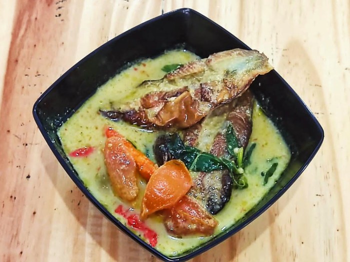 Kuliner Ikan Pari, Selera Pedas Dengan Bumbu Kare Pertama di Banyuwangi