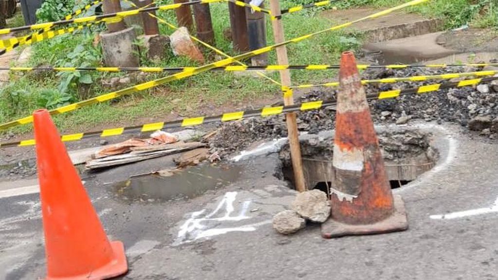 Camat Sawangan Pastikan Perbaiki Jalan Berlubang di Jalan Raya Muchtar