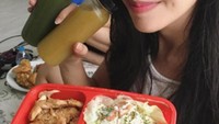 Sejak dulu, aktris keturunan Indonesia dan Mesir ini memang cukup sering mengunggah menu makanannya dan aktivitas kulinerannya. Foto: Instagram @susansameeh