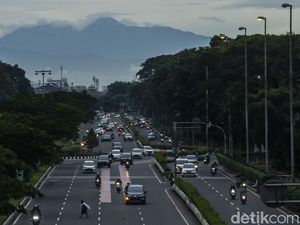 Gunung Terlihat dari Jakarta, Kualitas Udara Jakarta Ada di Level Baik-Sedang