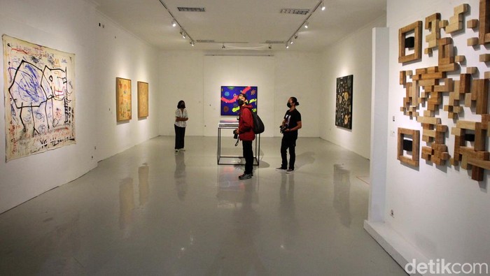 Pameran seni rupa bertanjuk After Mooi Indie Minangkarta digelar di Galeri RJ Katamsi ISI Yogyakarta. Pameran ini menampilkan 54 karya seni dari 54 pameris.
