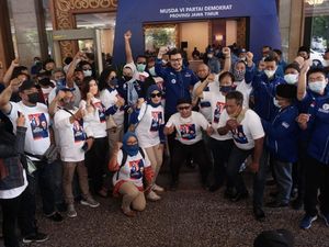 Yel-yel Dukung Bayu Airlangga Menggema di Arena Musda Demokrat Jatim