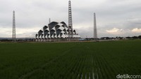 Masjid yang didesain oleh Ridwan Kamil ini ditargetkan rampung akhir tahun 2022.
