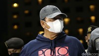 Iskandar berhasil ditangkap penyidik KPK setelah sempat buron.