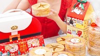 Natal tahun lalu, Shandy mendapatkan banyak bingkisan kue kering. Salah satunya kue semprong berbentuk segitiga ini. Foto: Instagram @shandyaulia