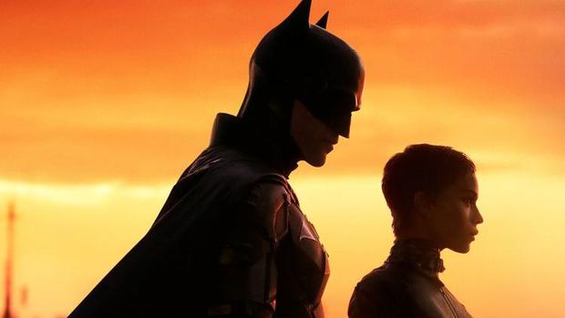 Poster baru The Batman yang diperankan Robert Pattinson sebagai Batman dan Zoë Kravitz sebagai Catwoman.