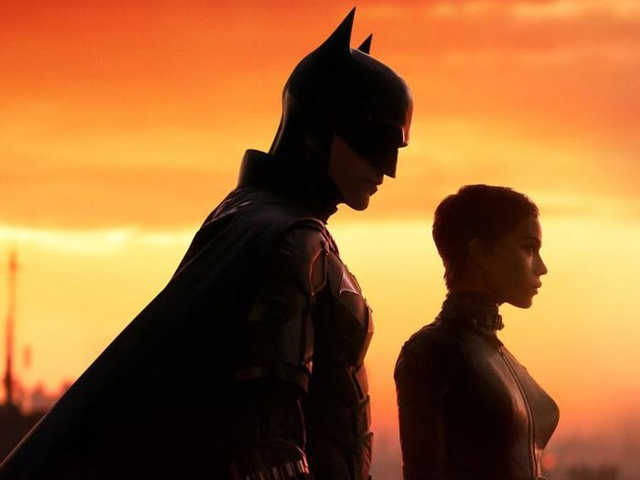 Poster baru The Batman yang diperankan Robert Pattinson sebagai Batman dan Zoë Kravitz sebagai Catwoman.