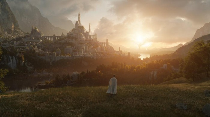 Amazon Prime membuka akses menyaksikan The Rings of Power di lebih dari 240 negara. Episode pertama akan tayang 2 September 2022 dan episode baru akan tayang setiap minggunya.