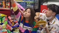 TikToker Ini Borong 100 Kg Kepiting hingga 1 Minimarket Demi Tujuan Mulia