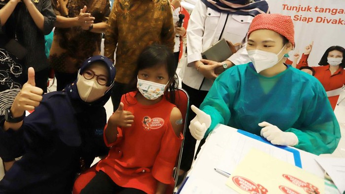 Vaksinasi COVID-19 untuk anak juga digelar di sejumlah mal di Jakarta. Salah satunya di Mal Neo Soho, Jakarta Barat.