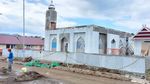 Potret Atap Masjid di Bima NTB Dibongkar Gegara Dinilai Mirip Gereja