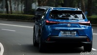 Dengan segala kecanggihan, kelebihan, dan sedikit kekurangan yang menurut kami minor, Lexus UX 300e ini tetap menarik untuk dipinang.