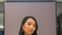 Lala Choo memerankan sosok ART bernama Lastri dalam serial Layangan Putus. Bukan hanya Putri Marino, Anya Geraldine dan Reza Rahadian yang jadi perbincangan publik, Lala Choo pun ikutan eksis. Foto: instagram @lalachoo2005