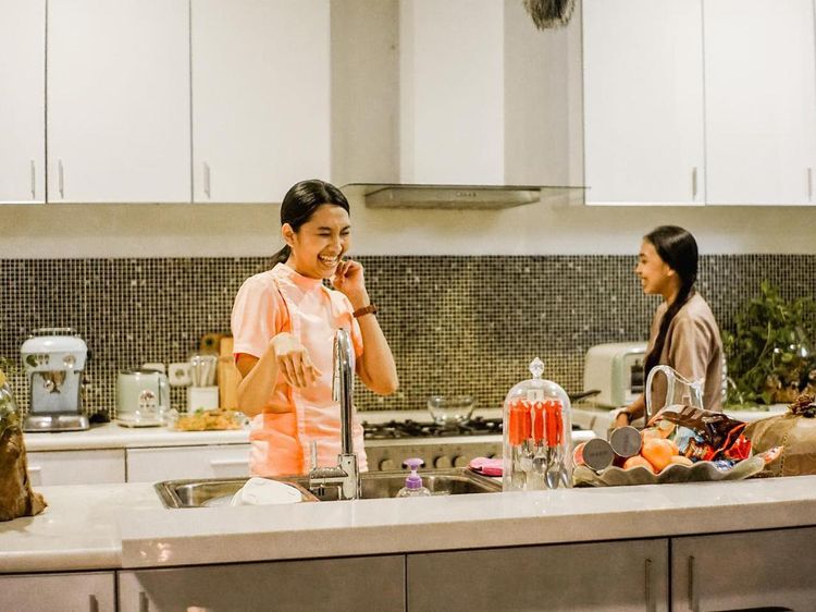 10 Pose Ngemil Asyik Lala Choo ART Layangan Putus