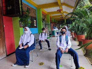 Sekolah Tatap Muka Sudah 100 Persen, Mungkinkah Vaksin Booster Jadi Syarat?