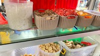 Kalau dunia entertainment itu mimpi saya waktu kecil. Jadi saya dulu pengin jadi artis, tapi kalau jiwa saya itu berbisnis. Jadi saya akan menjalani dua-duanya, katanya mantap. Oddi pun tak ragu memulai bisnisnya dari nol.
