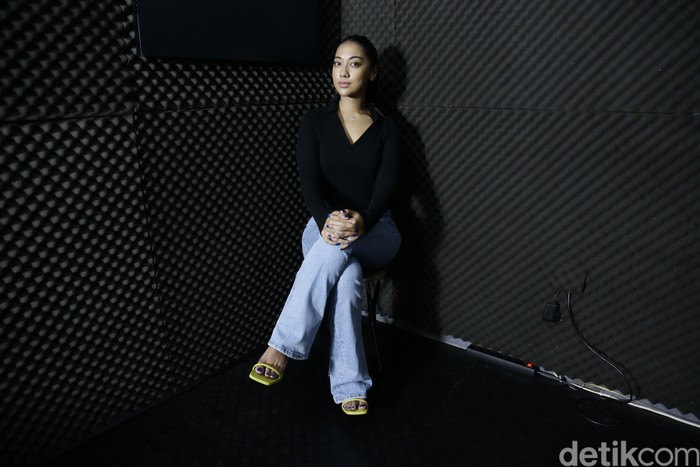 Anindita Hidayat Anindita Hidayat