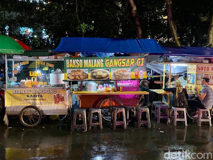 Bakso Malang Gangsar: Gurih Maknyus! Bakso Malang Urat Rp 16 Ribu!