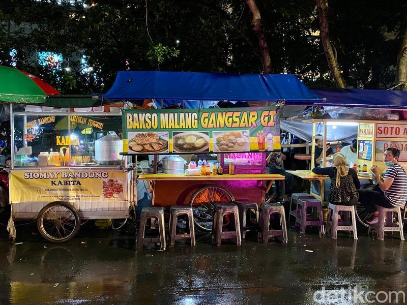 Bakso Malang Gangsar: Gurih Maknyus! Bakso Malang Urat Rp 16 Ribu!