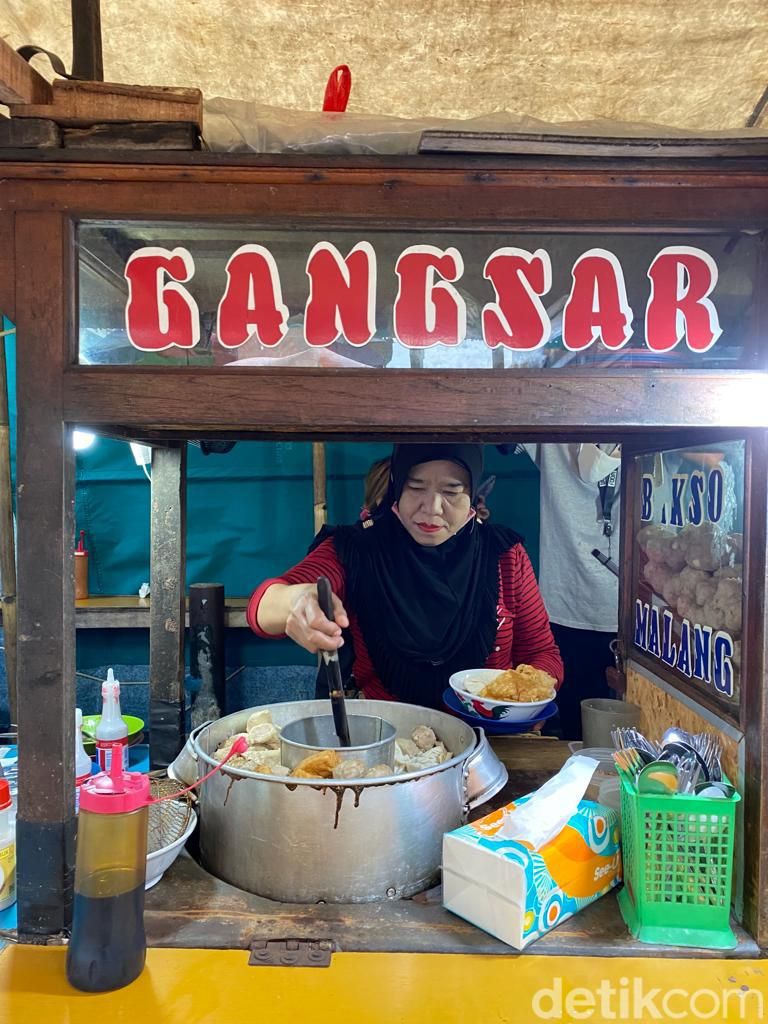 Bakso Malang Gangsar: Gurih Maknyus! Bakso Malang Urat Rp 16 Ribu!
