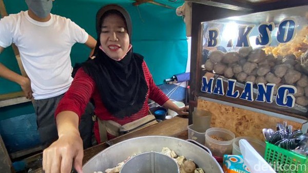 Nikmatnya Bakso Malang Gangsar di Belakang GI, Seporsi Rp 16 Ribu!