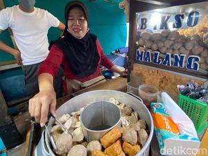 Nikmatnya Bakso Malang Gangsar di Belakang GI, Seporsi Rp 16 Ribu!