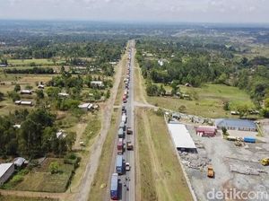 Biaya Tes Usap Sopir Truk Bikin Uganda Alami Kelangkaan BBM