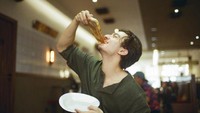 Soal kuliner, Bryan Domani doyan makan apapun mulai dari kuliner lokal maupun dari negara lain. Dan pizza adalah salah satu favoritnya. Foto: Instagram @bryandomani_bd_
