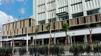 Proses renovasi Gedung Sarinah di Jl MH Thamrin memasuki tahap akhir, Jumat (21/1/2022). Tampak dari luar pembangunan sudah rampung.
