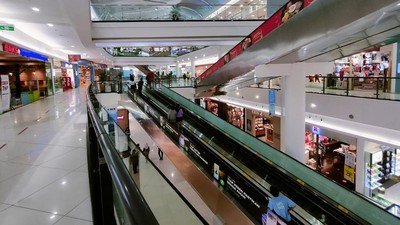 Geliat Pusat Perbelanjaan di Awal Tahun